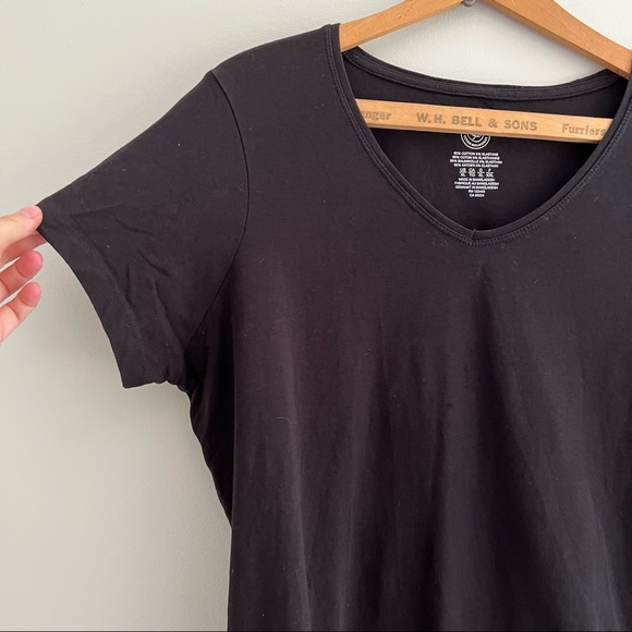 Lord & Taylor Black V-Neck T-Shirt Size XL - Picture 3 of 6